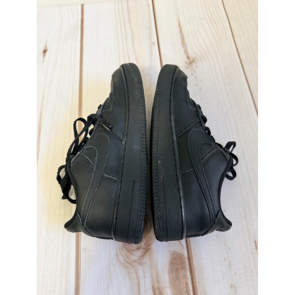 Nike Big Kids Triple Black Air Force 1 Tennis Shoes Size 6.5 Lace Up Uniform - Picture 5 of 9